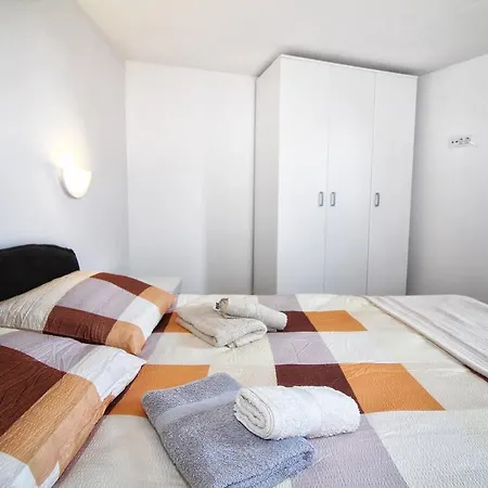 Holiday Homes Marta 度假居 *